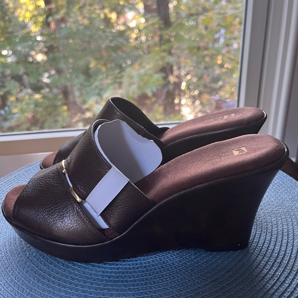 White Mountan Outdream NWOT Brown Leather Mules Wedges - Picture 4 of 7